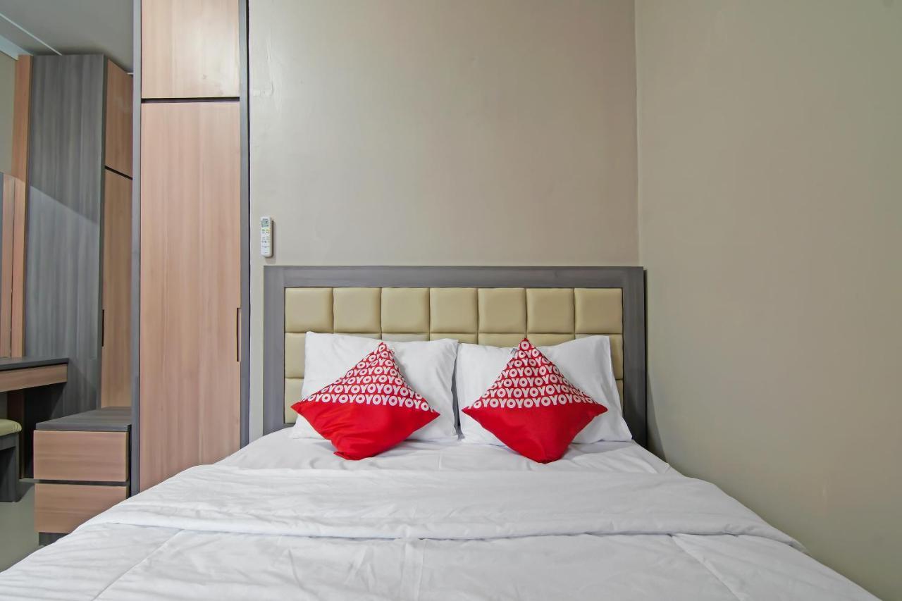 Oyo 91681 Raysa Homestay Pekanbaru Luaran gambar